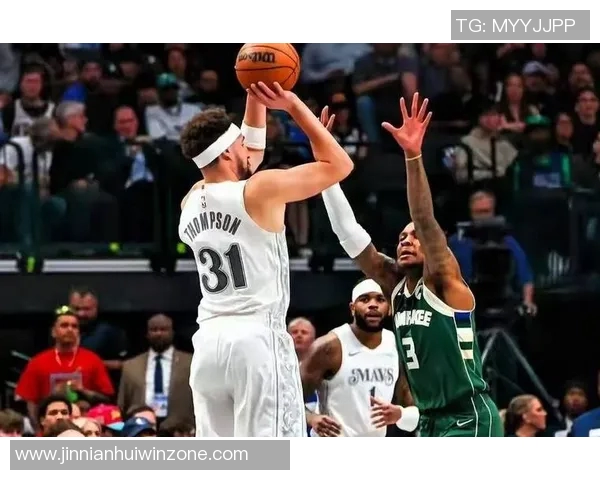 寒冰射手克莱替补出场17分钟全场失准三分球五投皆失未能得分 寒冰射手克莱替补出场17分钟全场失准三分球五投皆失未能得分