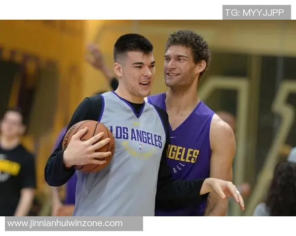 保罗赞祖巴茨内线威胁大洛空间能力丰富球队战术选择 保罗赞祖巴茨内线威胁大洛空间能力丰富球队战术选择