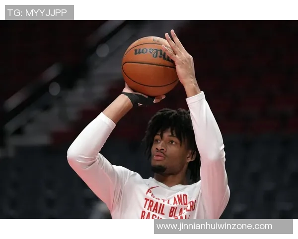 锡安全场高效表现11投9中砍下18分5篮板6助攻1抢断上半场独得16分 锡安全场高效表现11投9中砍下18分5篮板6助攻1抢断上半场独得16分