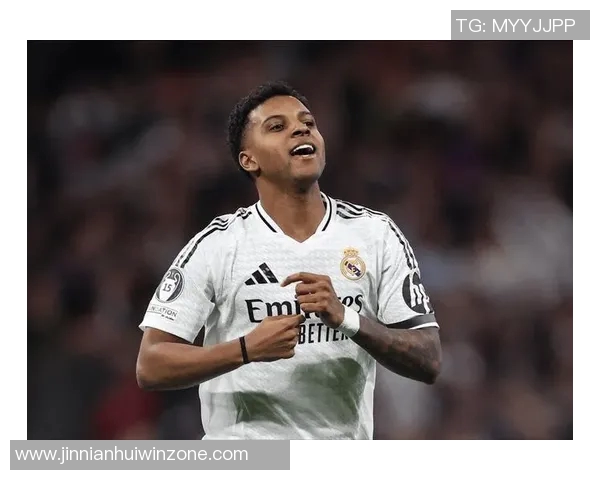 罗德里戈禁区遭侵犯小腿受击倒地VAR却选择沉默引发争议 罗德里戈禁区遭侵犯小腿受击倒地VAR却选择沉默引发争议