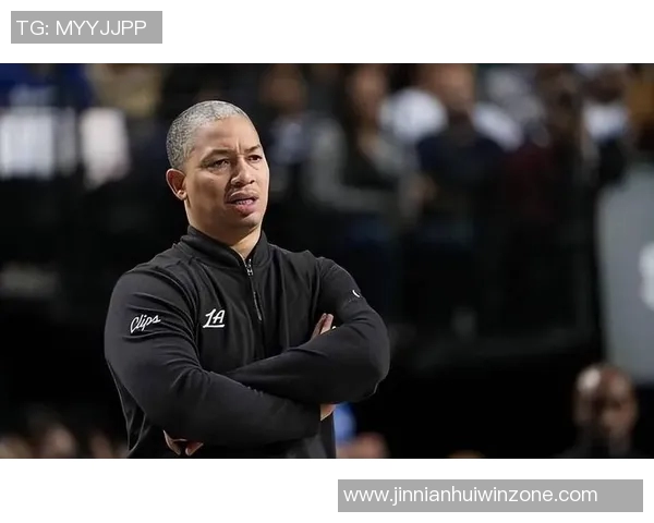 泰伦卢谈哈登使用频率高是为了弥补小卡缺阵的无奈之举 泰伦卢谈哈登使用频率高是为了弥补小卡缺阵的无奈之举