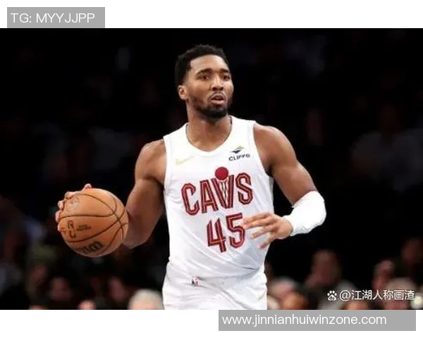 米切尔孤掌难鸣26投12中难救主空砍33分5篮板5助攻表现令人惋惜 米切尔孤掌难鸣26投12中难救主空砍33分5篮板5助攻表现令人惋惜