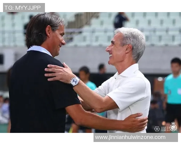 前利雅得胜利主帅卡斯特罗加盟格雷米奥合同延续至2027年底